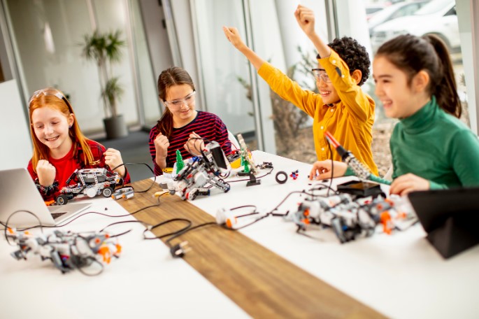 Обучение программированию роботов BRAVO Обучение программированию роботов BRAVO